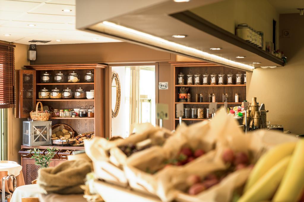 Tourist Boutique Hotel Аргостолион Екстериор снимка