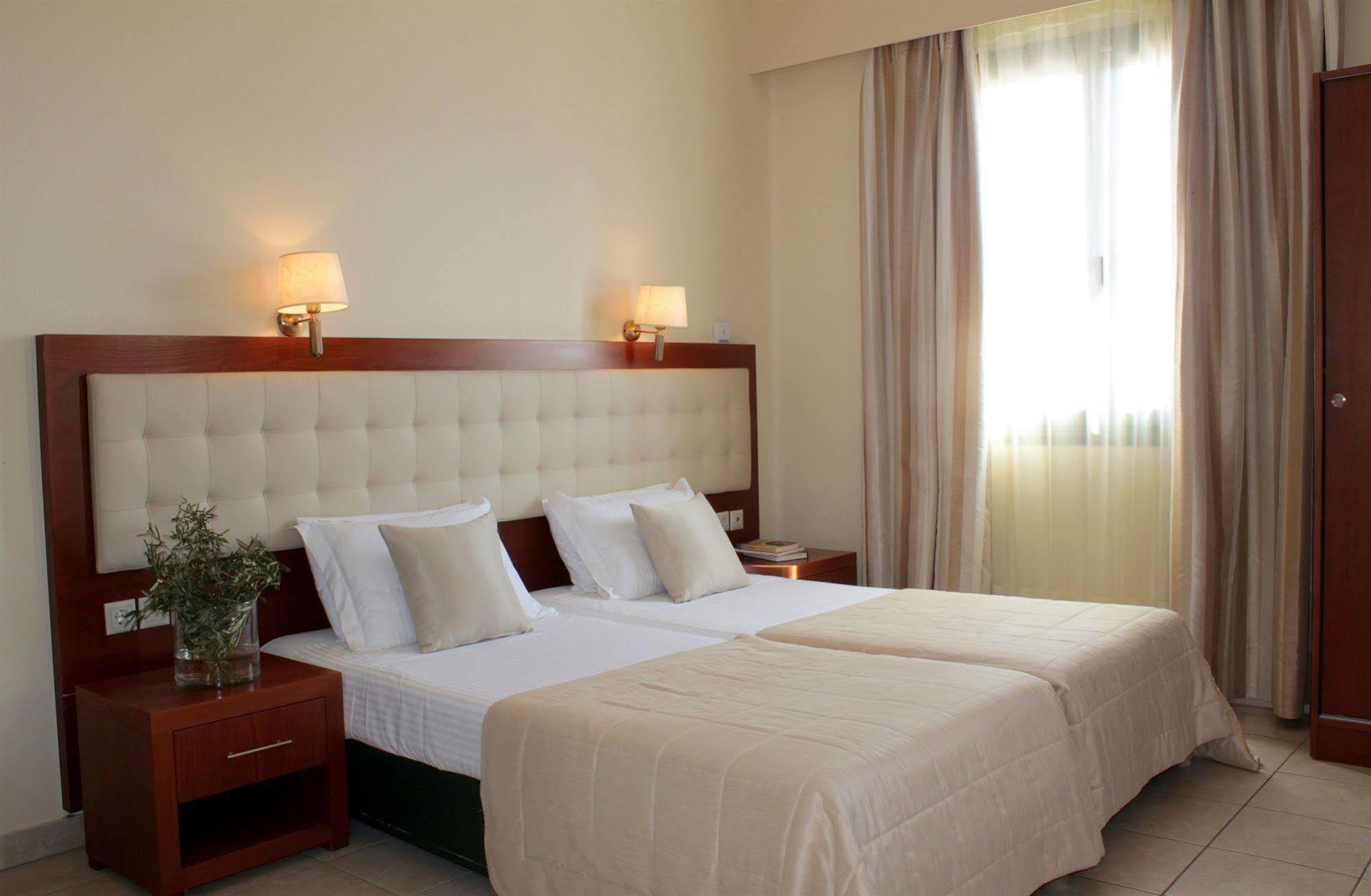 Tourist Boutique Hotel Аргостолион Екстериор снимка