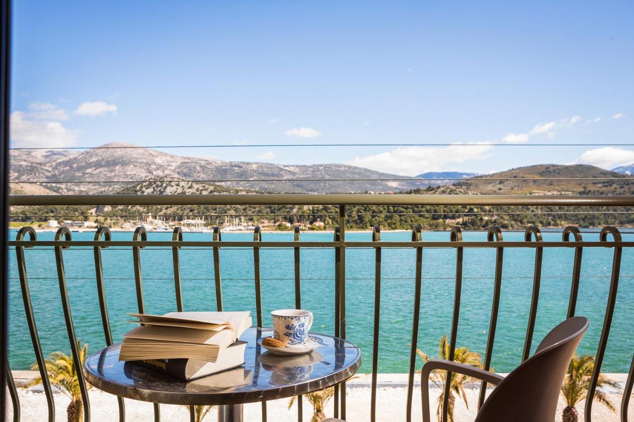 Tourist Boutique Hotel Аргостолион Екстериор снимка